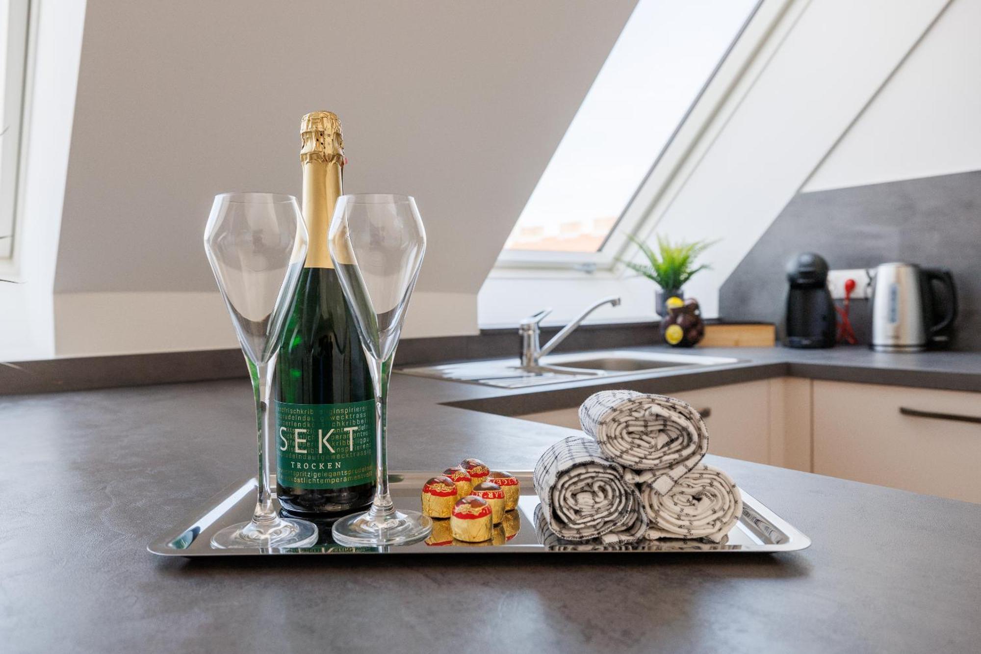 Symphony Apartments 38 - Modern Loft With Terrace And Grill In Central Location Wien Eksteriør bilde